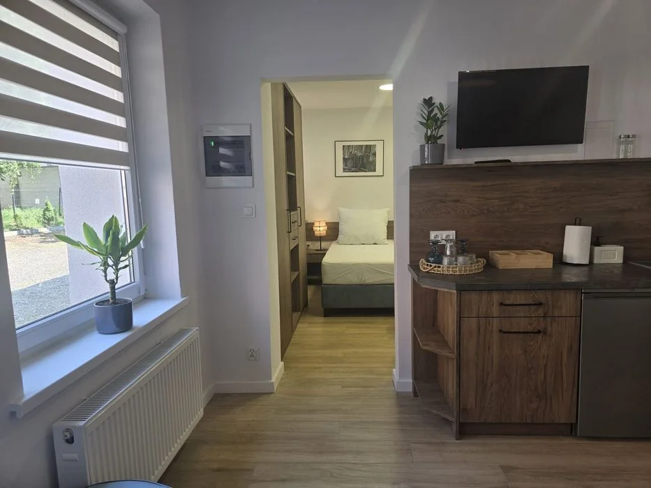 Ustka Wschodnia Centrum Apartament na parterze bezpłatny parking NOWY z aneksem kuchennym, wolne terminy tylko po 26.09.2026r. – zdjęcie 3