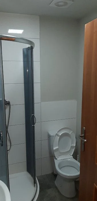 Noclegi dla pracowników , kwatery Internet WiFi Faktura VAT – zdjęcie 2