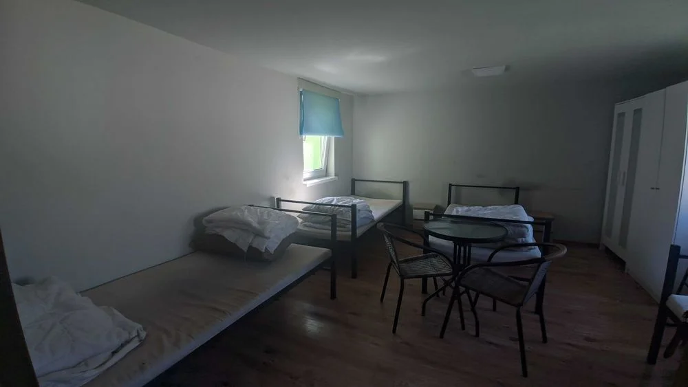 Stacja Hostel dla pracowników kwatery MEDIA W CENIE internet FAKTURA – zdjęcie 2