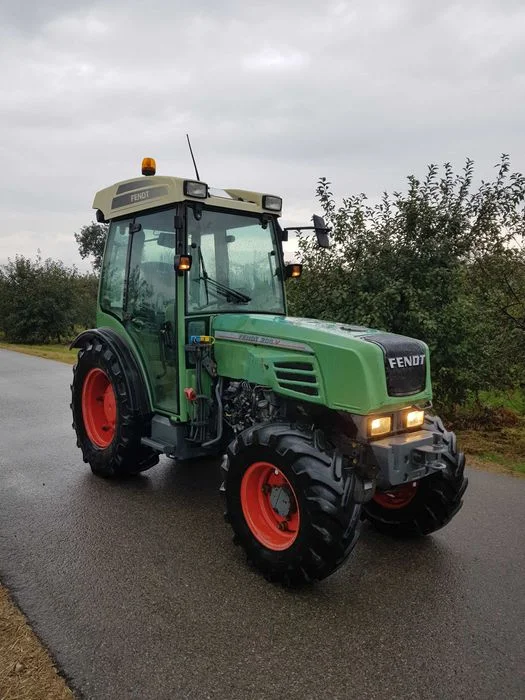 Fendt 208v Ciągnik Sadowniczy – zdjęcie 5
