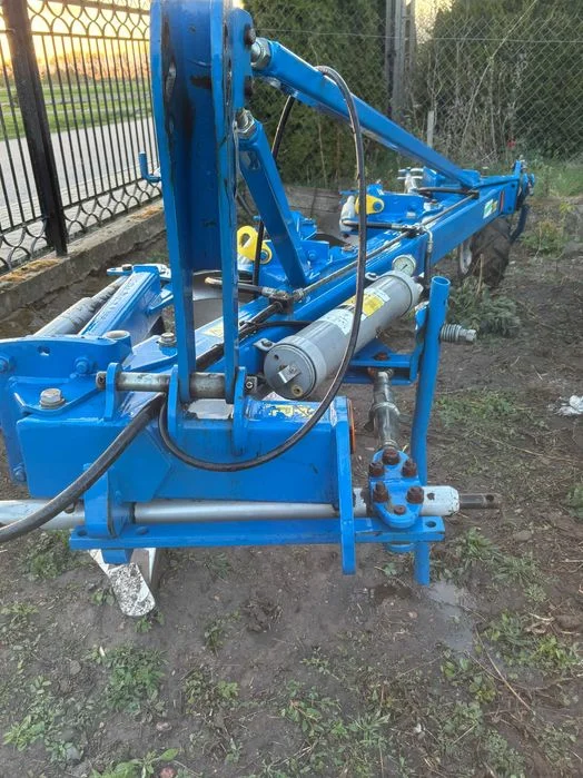 Pługi Overum 4skibowe, 1 właściciel hydrauliczne zabezpieczenie, 10r. – zdjęcie 2