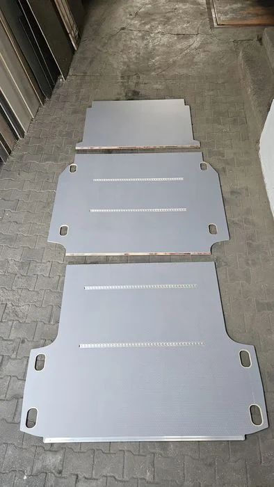 Zabudowa busa podłoga do Volkswagen Crafter L4 brygadowy – zdjęcie 3