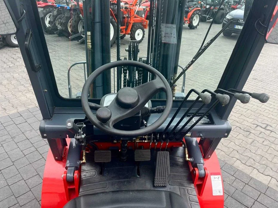 Wózek Widłowy 2,5T MIKANN, Maszt 4.5m,Triplex, Diesel Półkabina – zdjęcie 8