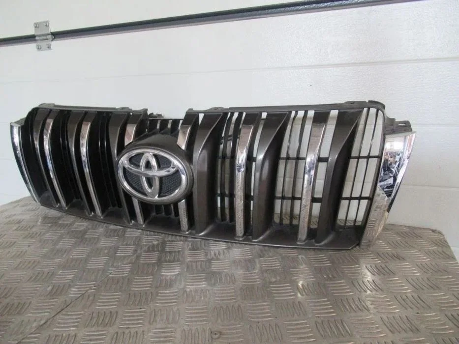 Grill Atrapa Toyota Land Cruiser Prado J150 2009 – zdjęcie 4
