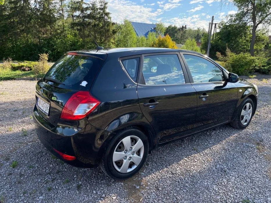 KIA CEED 1.4 Benzyna 2011r Polift Bardzo Ładny Bezwypadek Garażowany – zdjęcie 4