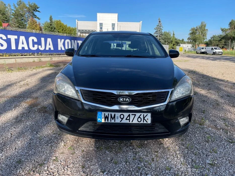 KIA CEED 1.4 Benzyna 2011r Polift Bardzo Ładny Bezwypadek Garażowany – zdjęcie 3