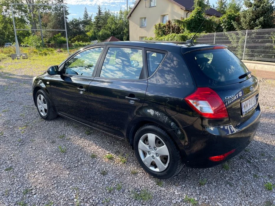 KIA CEED 1.4 Benzyna 2011r Polift Bardzo Ładny Bezwypadek Garażowany – zdjęcie 5