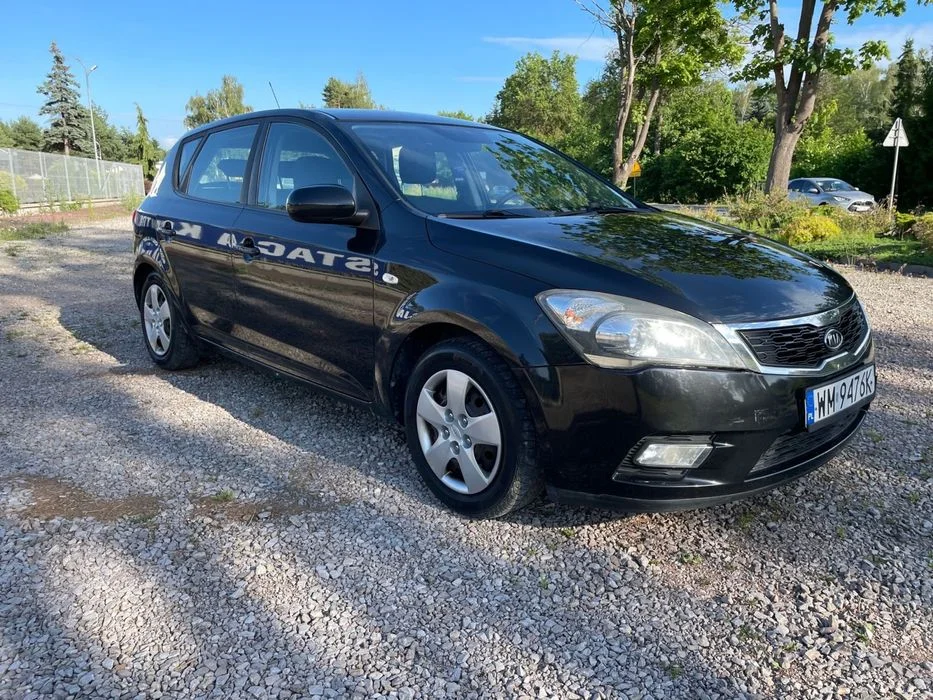 KIA CEED 1.4 Benzyna 2011r Polift Bardzo Ładny Bezwypadek Garażowany – zdjęcie 2