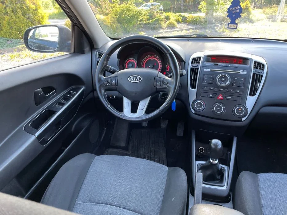 KIA CEED 1.4 Benzyna 2011r Polift Bardzo Ładny Bezwypadek Garażowany – zdjęcie 7