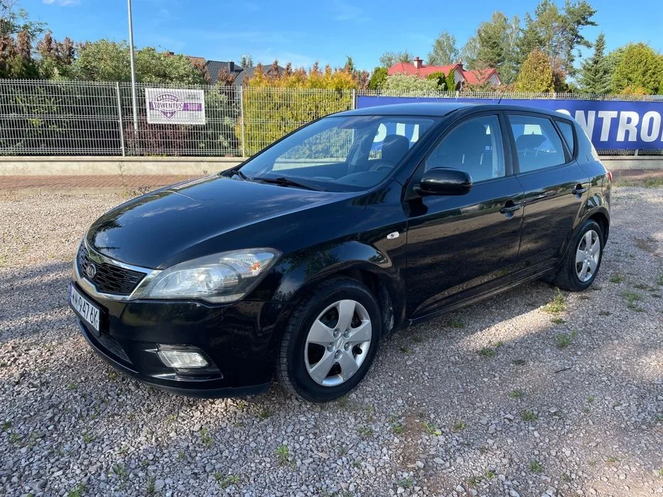 KIA CEED 1.4 Benzyna 2011r Polift Bardzo Ładny Bezwypadek Garażowany