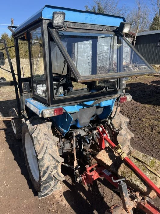 Iseki TA210F 4x4 z gleboglyzarak – zdjęcie 4