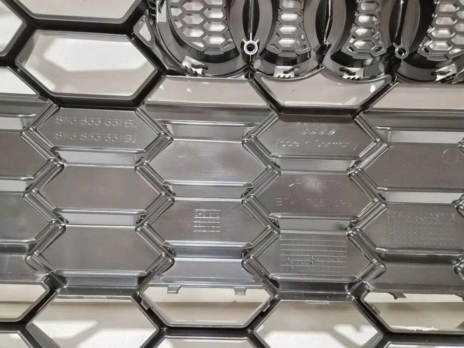 Grill/Kratka zderzaka przedniego Audi A5 8W6.853.651.BL – zdjęcie 3