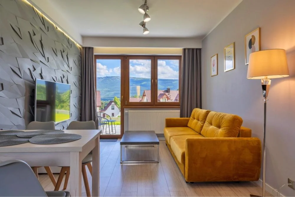 Apartament z prywatnym tarasem oraz z panoramicznym widokiem na Góry