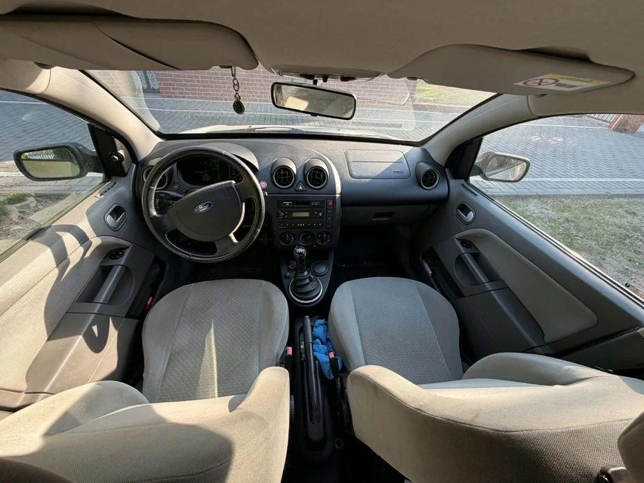 Ford Fiesta z hakiem – zdjęcie 7