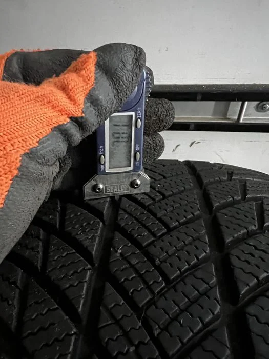 Dwie opony bridgestone blizzak lm001 255/55/19 – zdjęcie 3