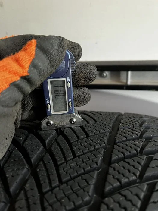 Dwie opony bridgestone blizzak lm001 255/55/19 – zdjęcie 2