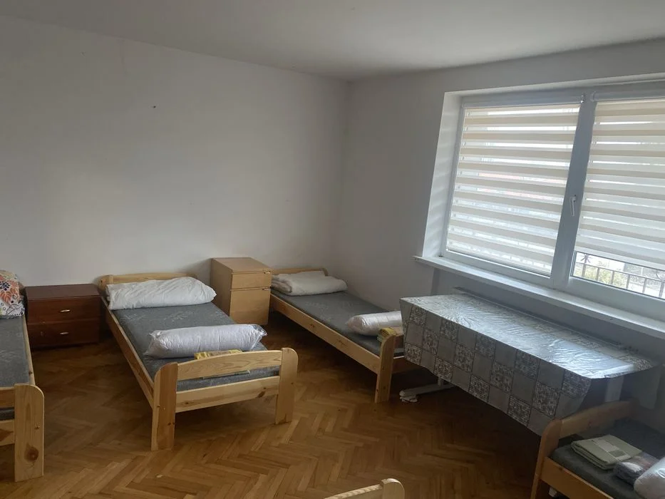 Dom dla pracownikow .Hostel. Noclegi . Bez kaucja.Dla paru.Rodziny – zdjęcie 2