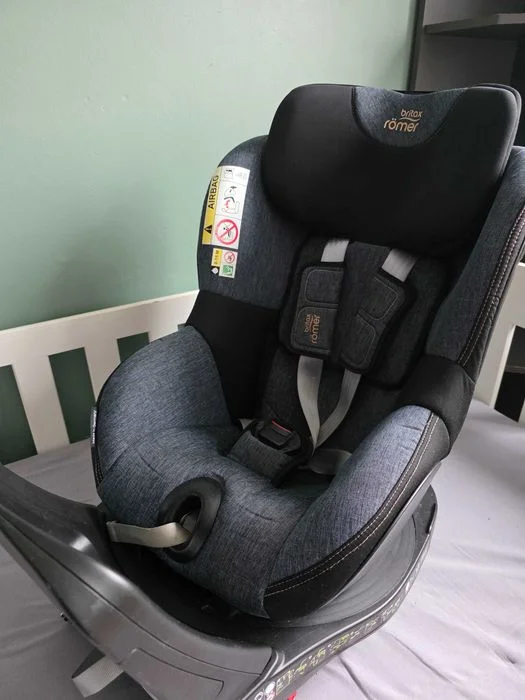 Fotelik dziecięcy z bazą Britax Romer fotelik Dualfix M i-Size