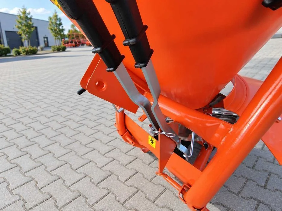 Lejek Posypywarka Do Soli Piasku Piaskarka 200-500L Solarka Drogowa – Dostawa w całej Polsce – Gwarancja – Kup na raty 0% – zdjęcie 6