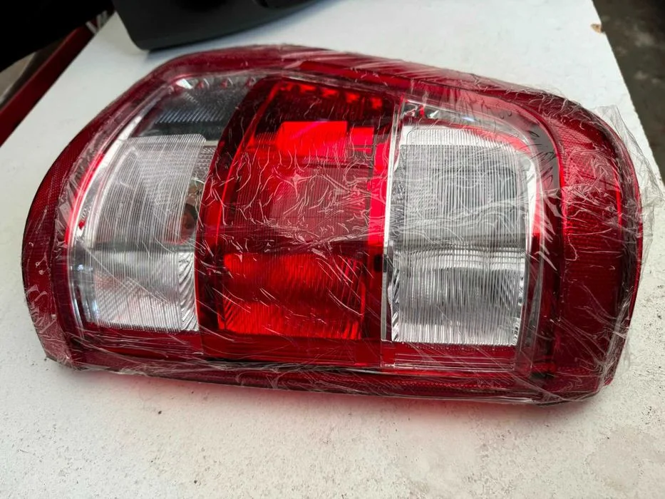 Prawa tylna lampa Ford F150 2021 – zdjęcie 3