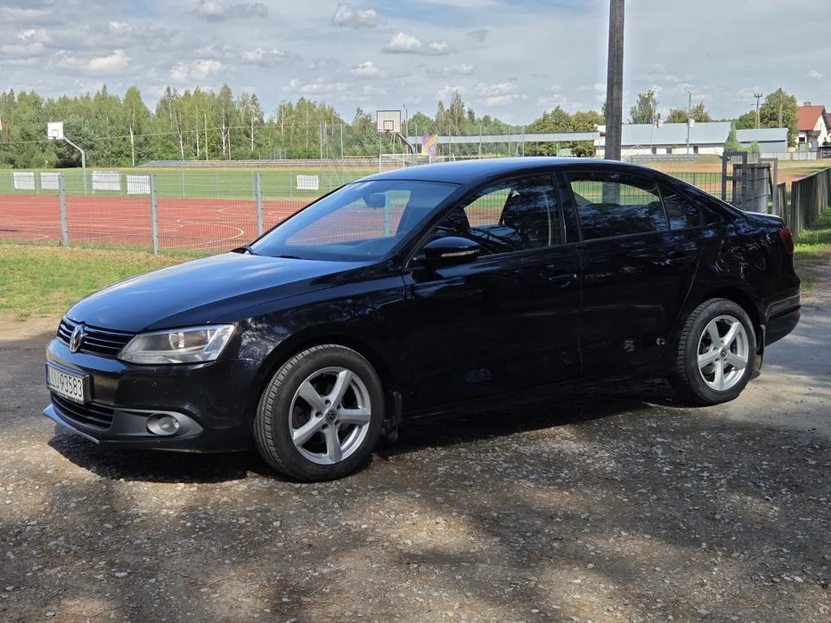 Volkswagen Jetta 2012 r – zdjęcie 2