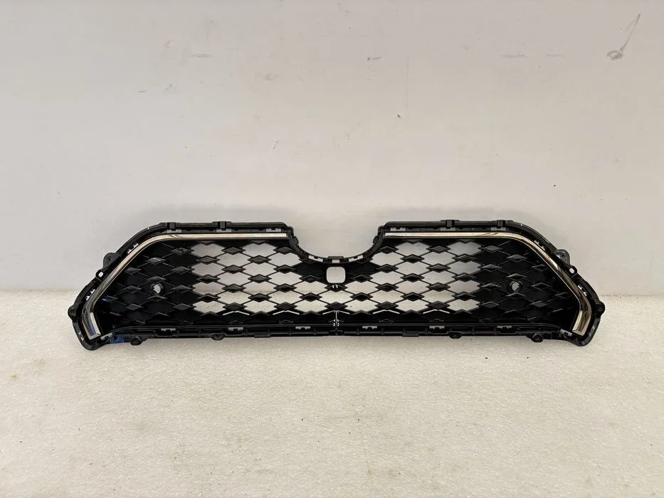 Toyota RAV4 V 5 18- Plug-in plug in grill atrapa kratka zderzaka przód listwa chrom grilla atrapy