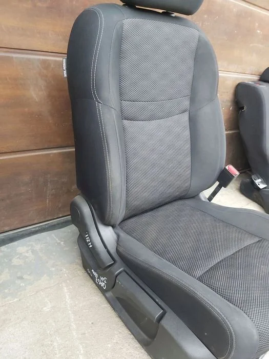Nissan Qashqai II J11 fotel prawy przód oparcie siedzisko air bag – zdjęcie 3