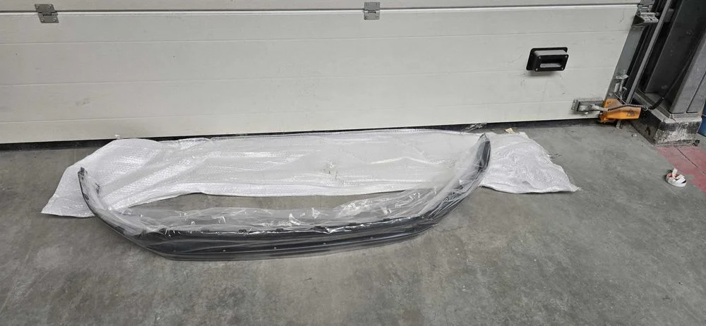 Dolny grill [atrapa chlodnicy, kratka] Mitsubishi Outlander IV 2022-2025 – zdjęcie 7