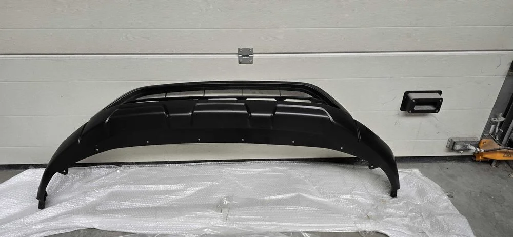 Dolny grill [atrapa chlodnicy, kratka] Mitsubishi Outlander IV 2022-2025 – zdjęcie 2