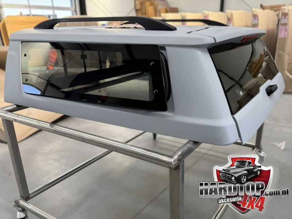 Zabudowa paki Hardtop Toyota Hilux Revo (2015-2026) Szyby uchylne – zdjęcie 8
