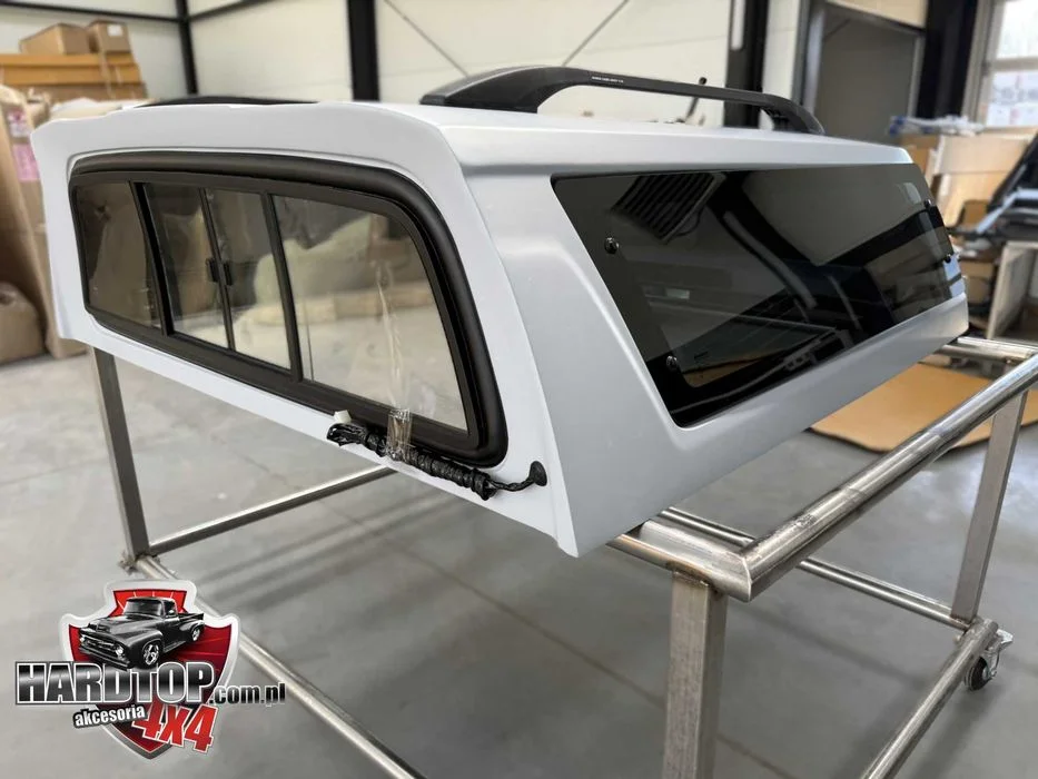 Zabudowa paki Hardtop Toyota Hilux Revo (2015-2026) Szyby uchylne – zdjęcie 9