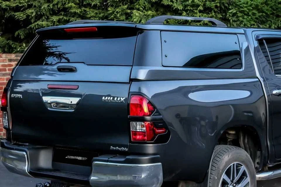 Zabudowa paki Hardtop Toyota Hilux Revo (2015-2026) Szyby uchylne – zdjęcie 4