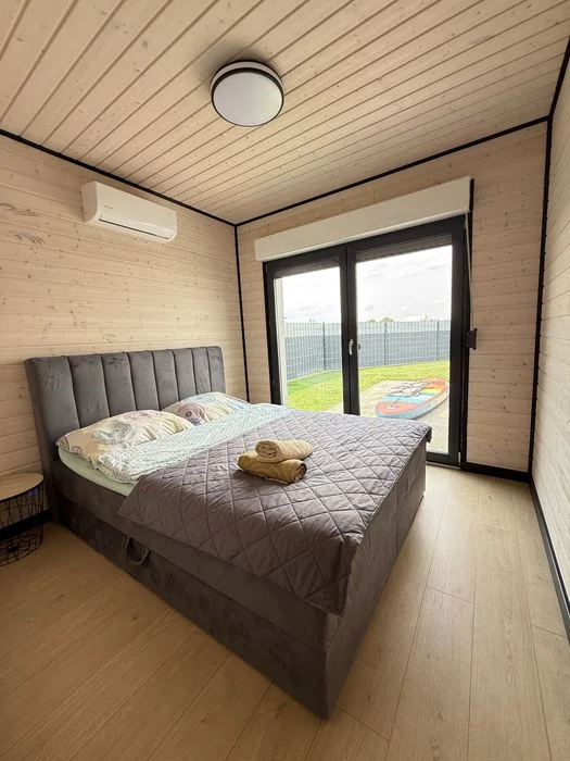 Domek nad jeziorem 10 os z jacuzzi sauna linia brzegowa prywatna plaza TOP ! Spalona – zdjęcie 12