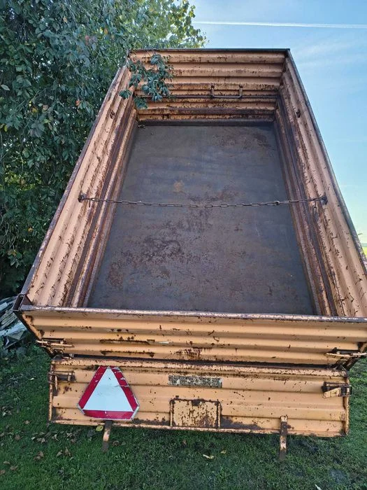 Przyczepa wywrotka jednoosiowa – zdjęcie 8