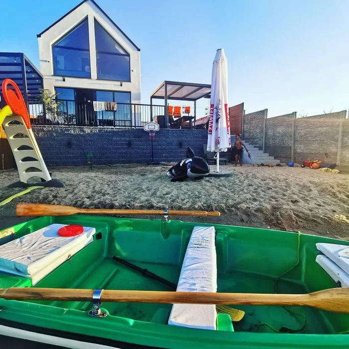 Domek nad jeziorem jacuzzi sauna linia brzegowa prywatna plaza TOP 8os – zdjęcie 5
