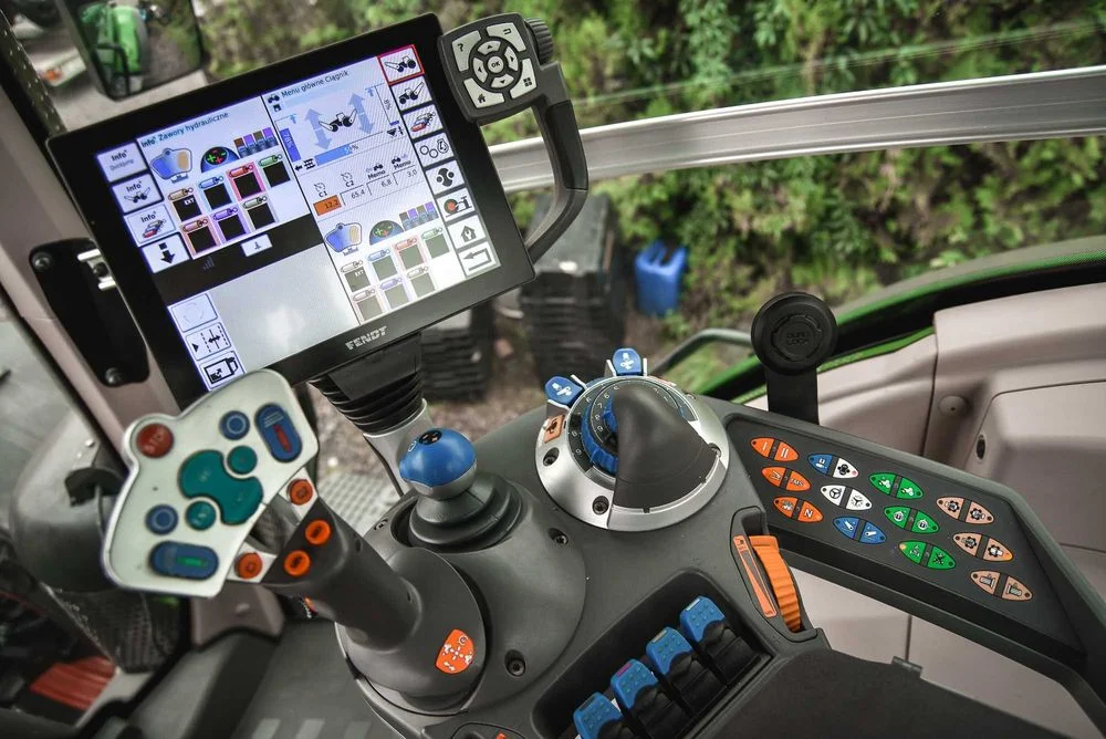 FENDT 828 vario profi plus – zdjęcie 7