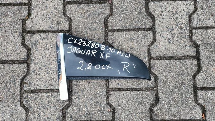 Nakładka błotnika Jaguar XF ,,R”