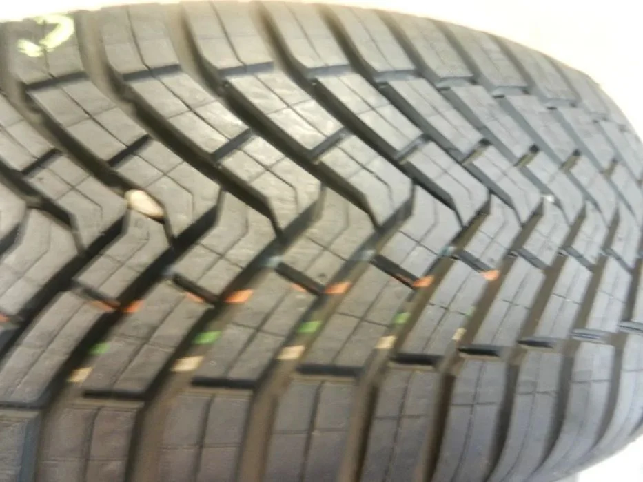 Opona Pojedynka 185/65R15 Continental All Season Contact Dot 3921 8Mm – zdjęcie 2