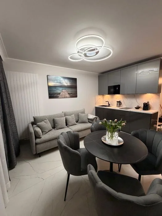 Apartament Luksusowy z Wifi na Workation lub Romantyczny Weekend Spa – zdjęcie 6