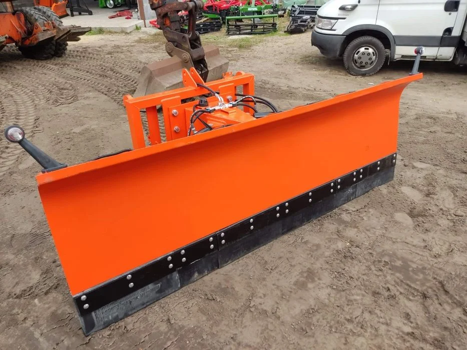 Mocny pług do śniegu z hydrauliką do tuza tura Metal-Technik 2.6-3.0m – zdjęcie 2
