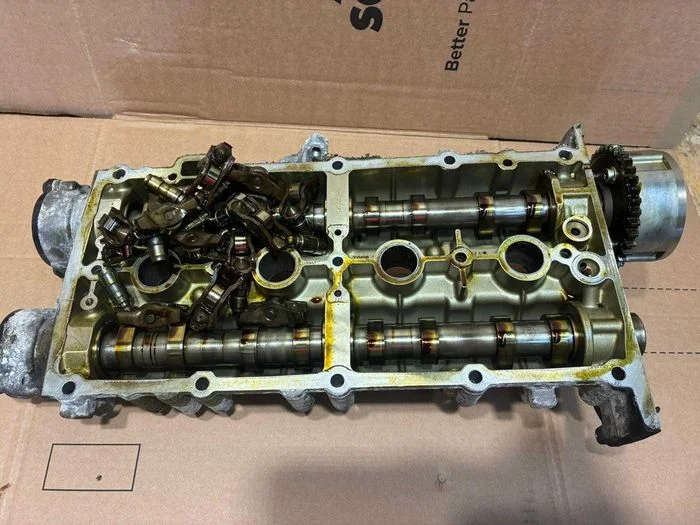 wałki rozrządu komplet wałków volkswagen 1.4 CDGA sprawne