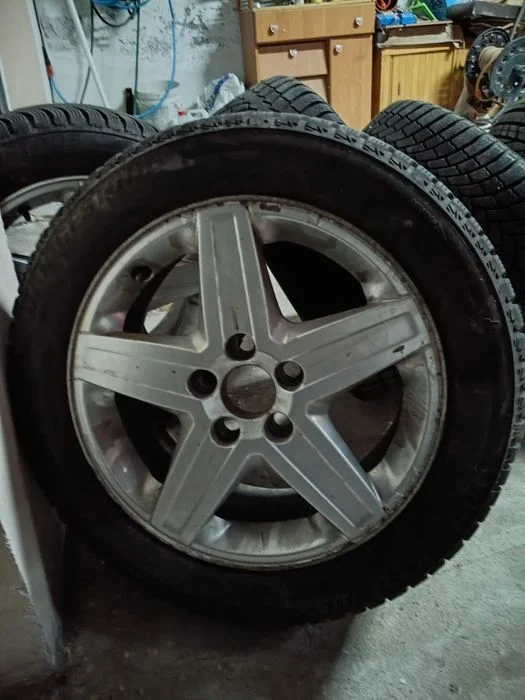 Opony zimowe bridgestone 16 205x55 jak nowe – zdjęcie 2