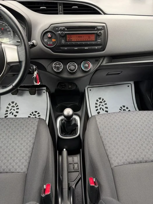 Toyota Yaris salon Polska, czujniki parkowania – zdjęcie 6