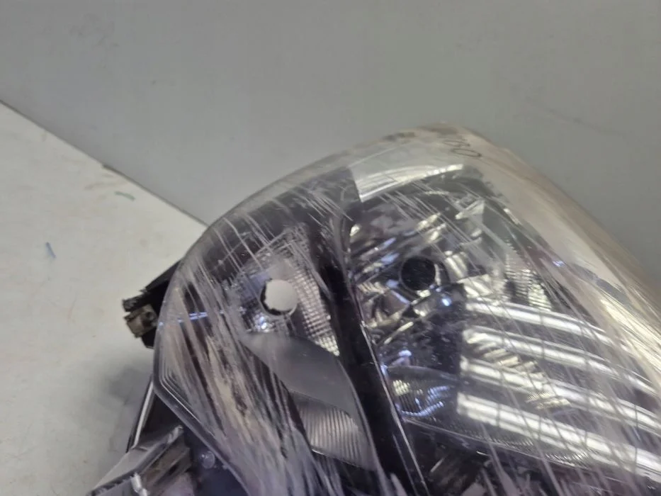 Uszkodzona Lampa Opel Combo E 9816825480 Reflektor Prawa Strona – zdjęcie 5
