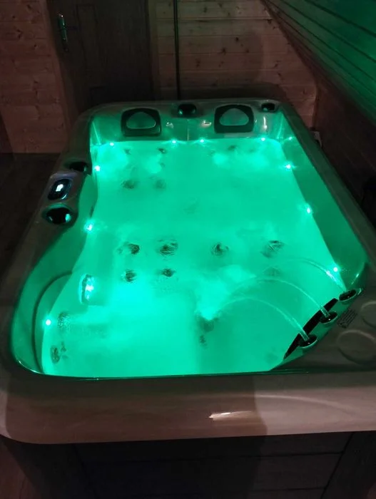 Apartament z jacuzzi na wyłączność – zdjęcie 4