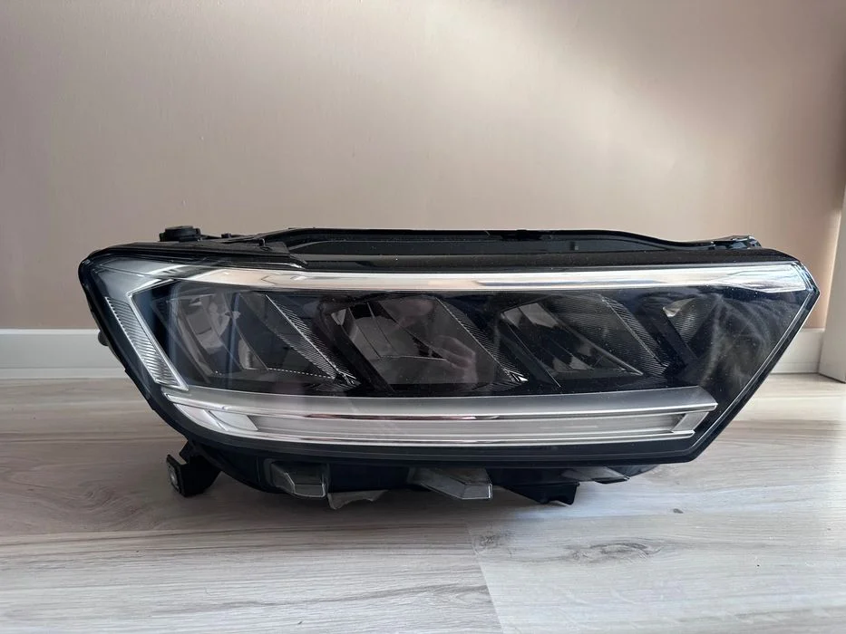 VW T-Roc Lift – prawy reflektor LED 2GA 941 006 F