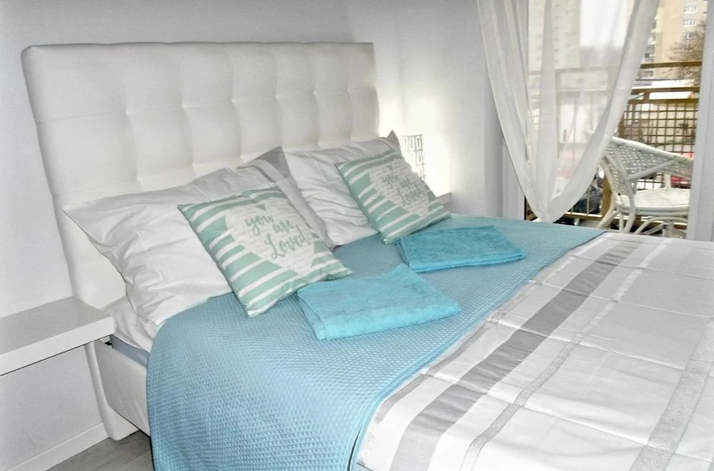 Komfortowy Apartament z aneksem kuchennym, łazienką, balkonem, TV oraz wi-fi