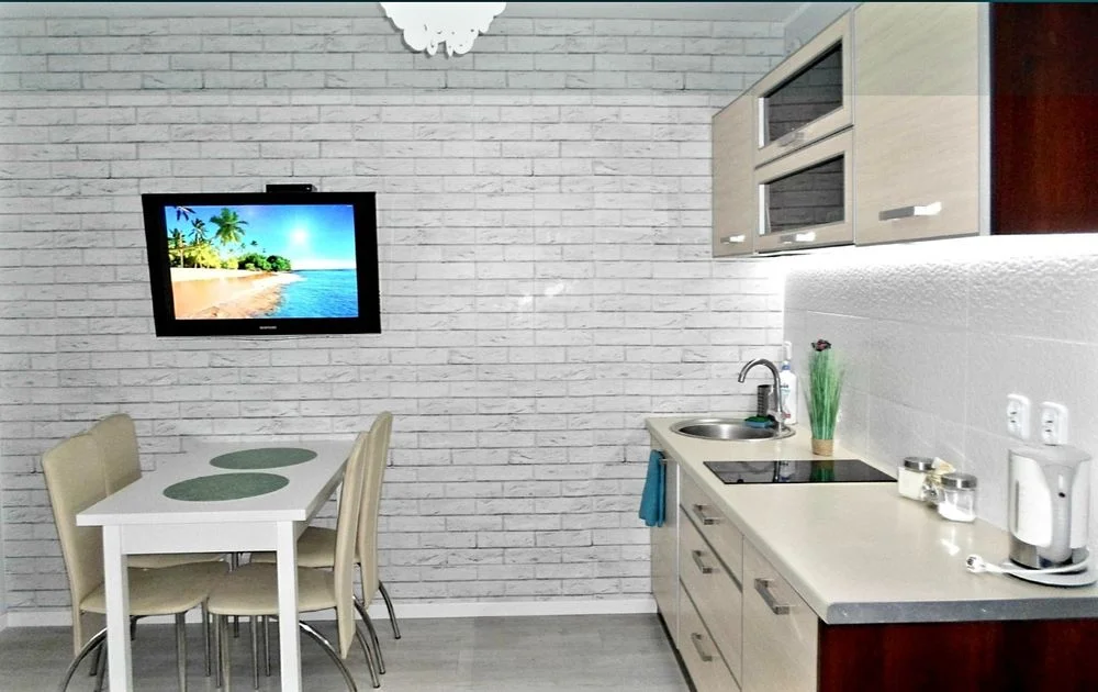 Komfortowy Apartament z aneksem kuchennym, łazienką, balkonem, TV oraz wi-fi – zdjęcie 2