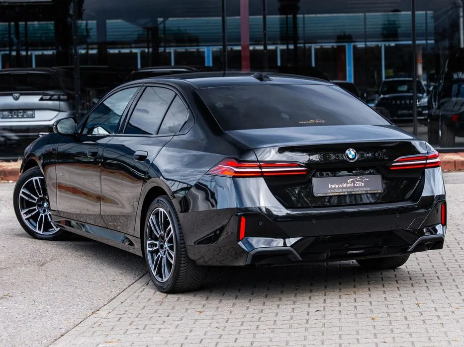 BMW Seria 5 54.T-KM*BLACK 520d*M-Sport*ShadowLine+ M-Pro*Kamera*Ambiente* – zdjęcie 4