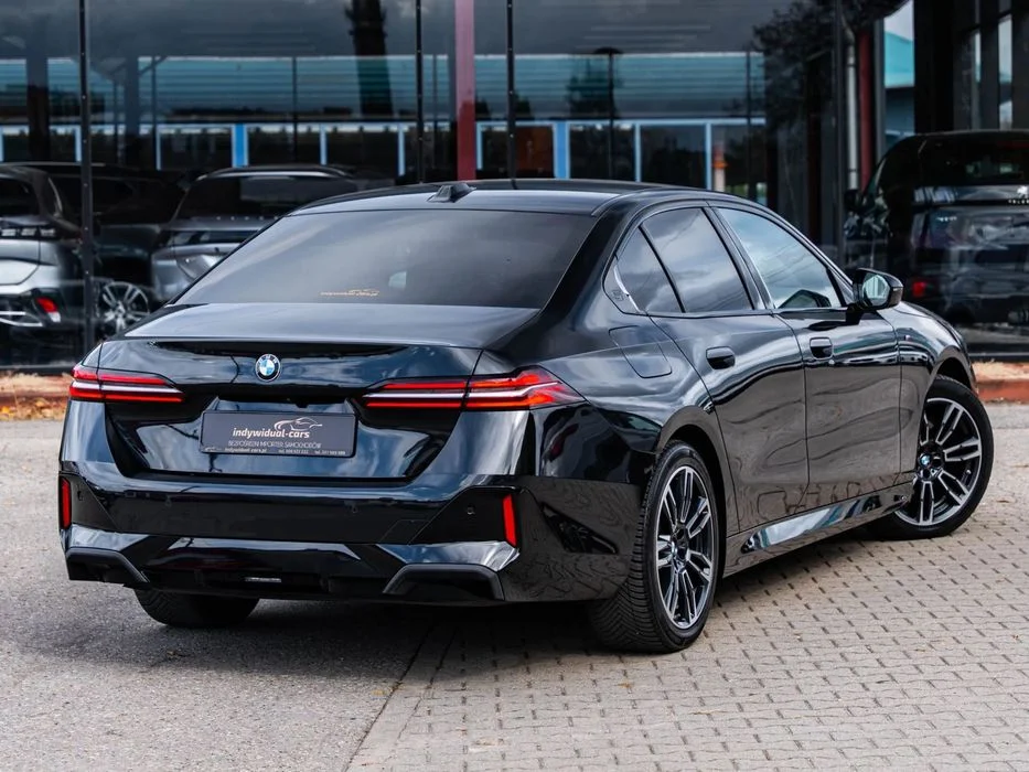 BMW Seria 5 54.T-KM*BLACK 520d*M-Sport*ShadowLine+ M-Pro*Kamera*Ambiente* – zdjęcie 2